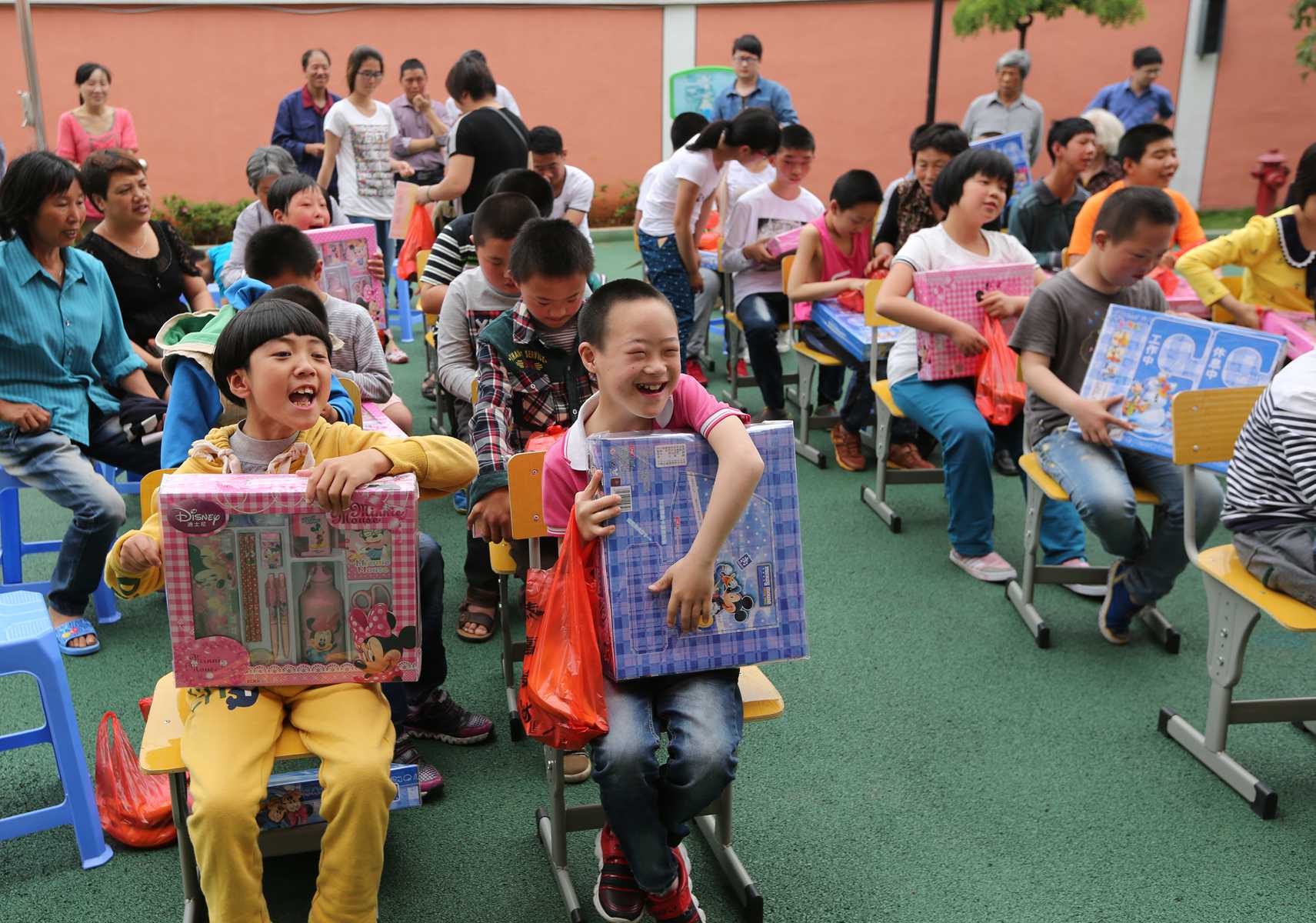 ku娛樂真人體育平臺下載控股集團開展“全國助殘日”慰問活動