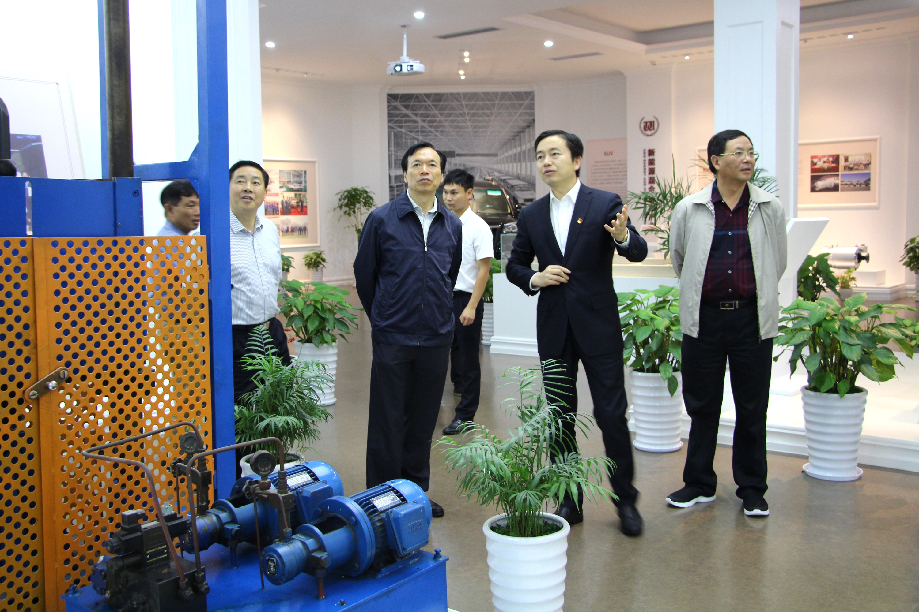 紹興市人大孫雲耀副主任一行莅臨ku娛樂真人體育平臺下載考察企業發展情況